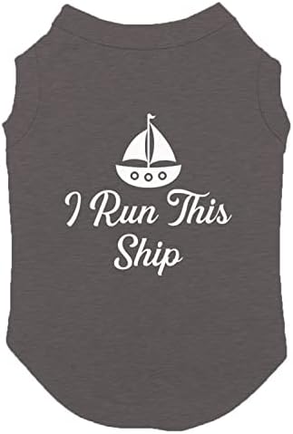 Eu corro este navio - camisa de cachorro engraçada de trocadilho de cruzeiro