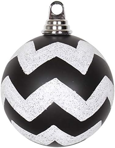 Vickerman 4 Ornamento de Natal Chevron Ball, acabamento fosco preto e branco, plástico à prova de quebra, decoração de árvore de Natal de férias, 4 pacote