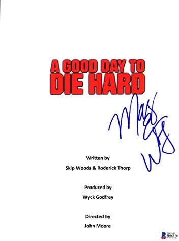 Mary Elizabeth Winstead assinou um bom dia para morrer capa de script rígida BAS #H66378