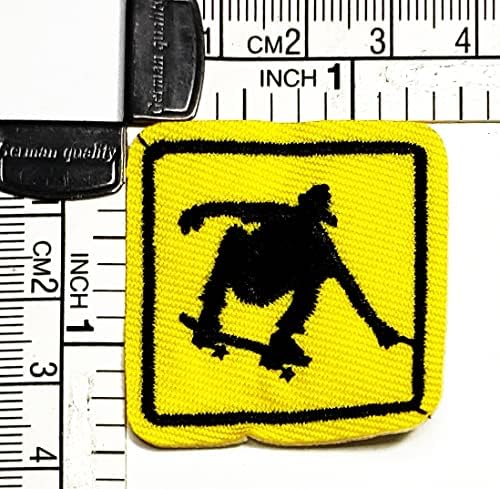 Kleenplus 2pcs. Skatista de skatista amarelo Bordado adesivo de tecido de teclado legal Skateboarder de desenho animado