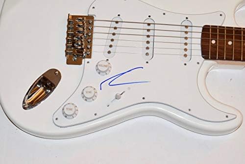 Rob Zombie assinou guitarra elétrica autografada