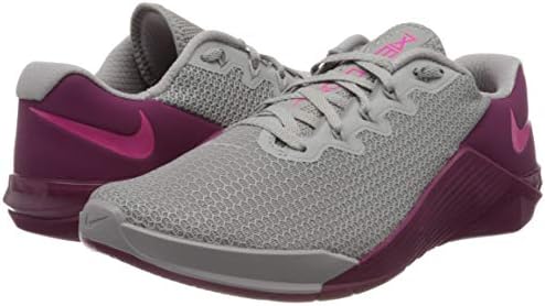 Sapatos de fitness femininos da Nike