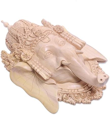 Novica Máscara de elefante de madeira esculpida à mão, bege, majestade de Ganesha '