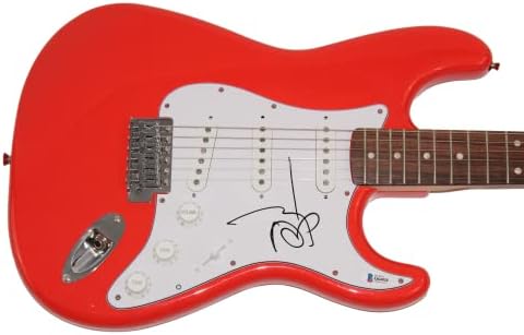 Johnny Depp assinou o autógrafo em tamanho real Red Fender Stratocaster Guitar com a autenticação de Beckett Bas Coa - Vampiros de