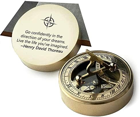 Compass Thoreau's Go citam com confiança a bússola de latão gravado com apresentação de madeira Aventura para caminhada ferramenta de sobrevivência Antique colecionável bússola de themedievalmartcity
